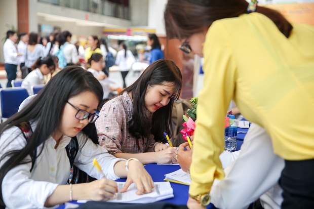 Nam A Bank sẽ đồng hành cùng sinh viên HUTECH trong thực tập, tuyển dụng