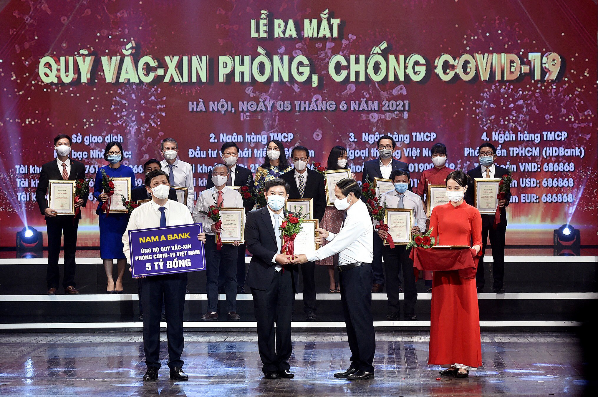 NAM A BANK CÙNG CẢ NƯỚC ỦNG HỘ QUỸ VẮC-XIN PHÒNG, CHỐNG COVID-19